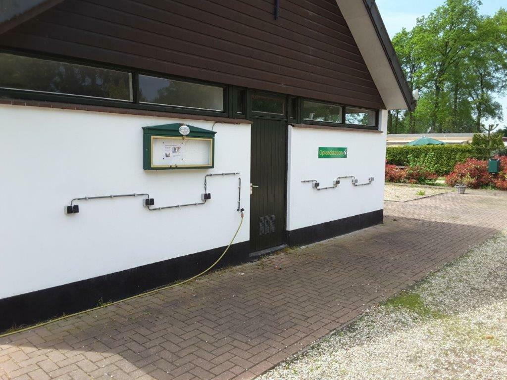 Safaritent At Campingpark De Koekamp Epe Exterior photo